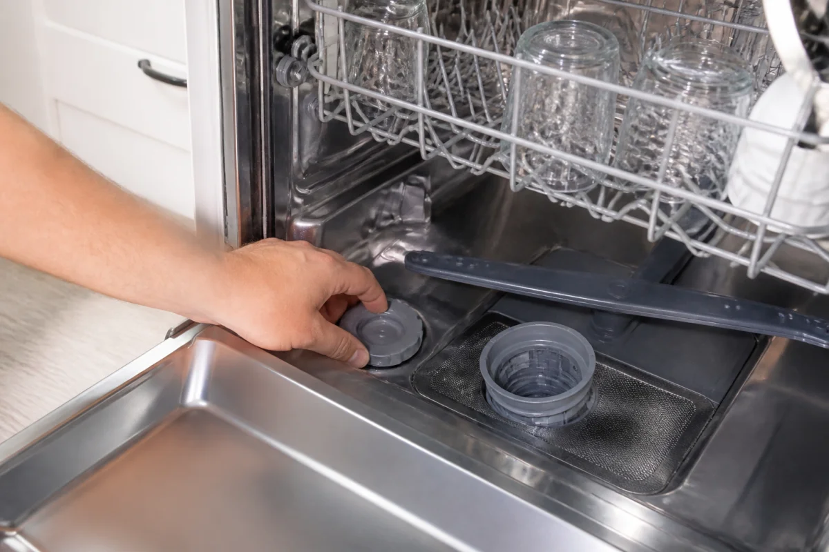 Cloudy glasses out of the dishwasher? The salt compartment you have probably never opened