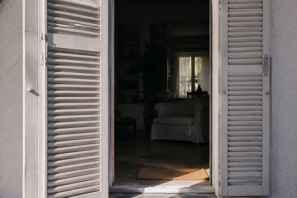 The no-cost trick that keeps your home cool for hours without the air-con on
