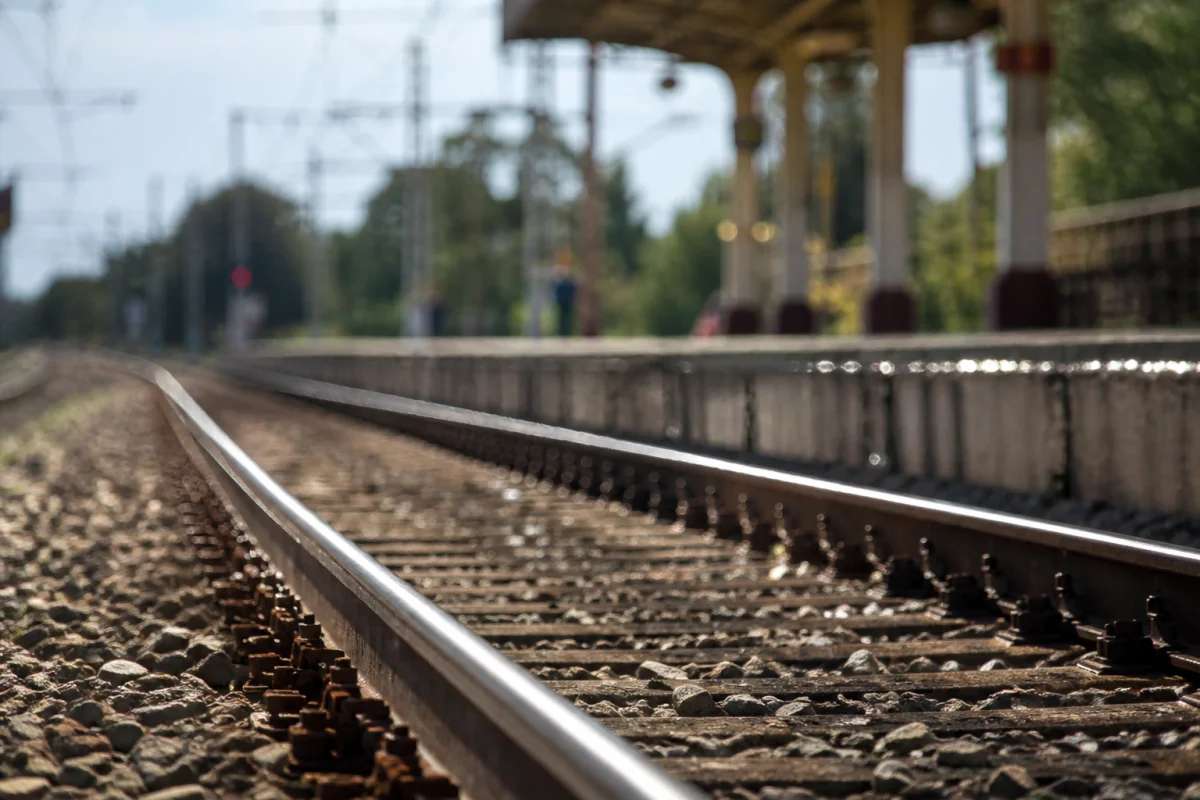 Why trains slow down in a heatwave: the truth about buckling rails